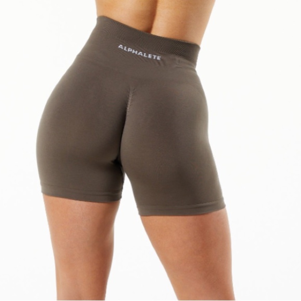 AMPLIFY SHORT 4.5” - MOCHA SMALL